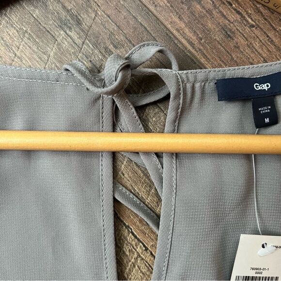 Gap Silver/Grey Sheer Elegant Tank Sz M NWT🏷 - Picture 7 of 15